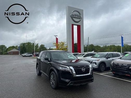 2025 Nissan Pathfinder S