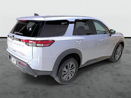 2025 Nissan Pathfinder S