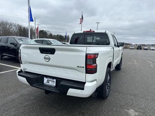 2025 Nissan Frontier SV