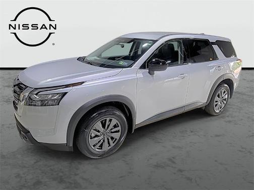 2025 Nissan Pathfinder S