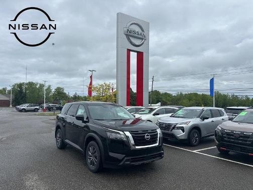 2025 Nissan Pathfinder S