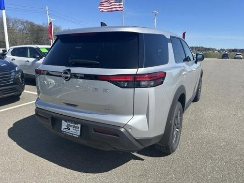2025 Nissan Pathfinder S