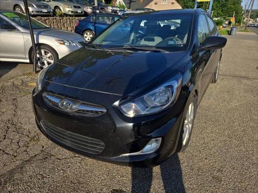 2013 Hyundai Accent SE