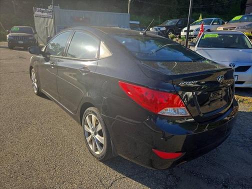 2013 Hyundai Accent SE