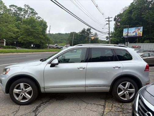 2013 Volkswagen Touareg VR6 Lux