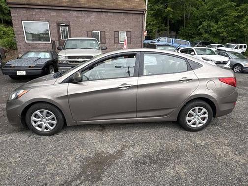 2014 Hyundai Accent SE