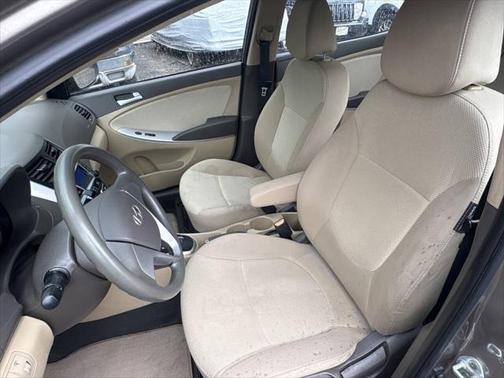 2014 Hyundai Accent SE