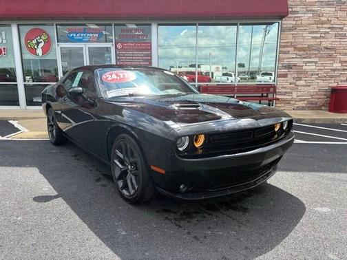2022 Dodge Challenger SXT