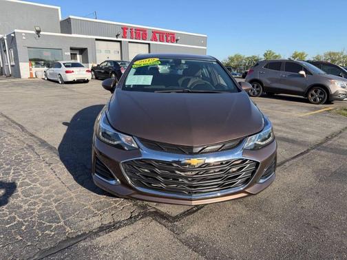 Oakwood Metallc 2019 Chevrolet Cruze LT