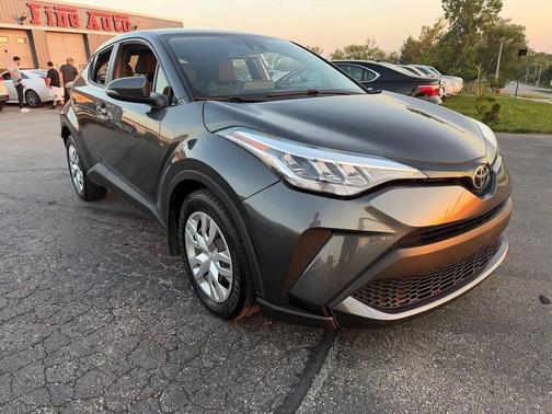 2021 Toyota C-HR LE 4dr Crossover
