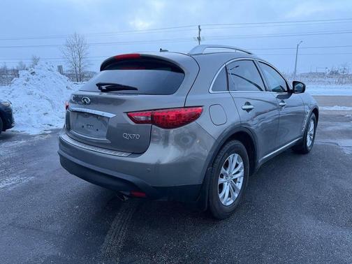 2015 INFINITI QX70 Base