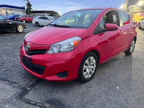 2014 Toyota Yaris LE