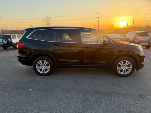Crystal Black Pearl 2016 Honda Pilot LX
