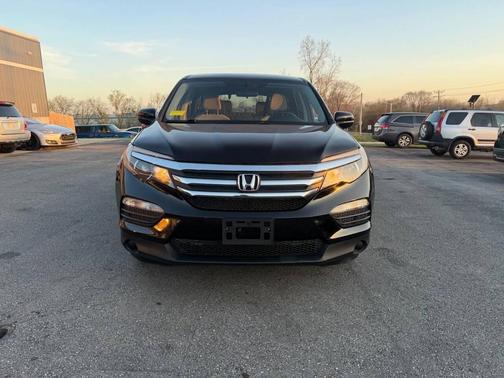 Crystal Black Pearl 2016 Honda Pilot LX