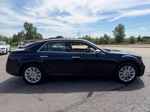 Blackberry Pearl Coat 2011 Chrysler 300C Base