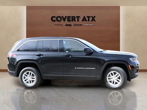 Diamond Black 2026 Jeep Grand Cherokee Laredo X