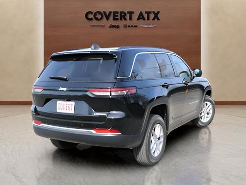 Diamond Black 2026 Jeep Grand Cherokee Laredo X
