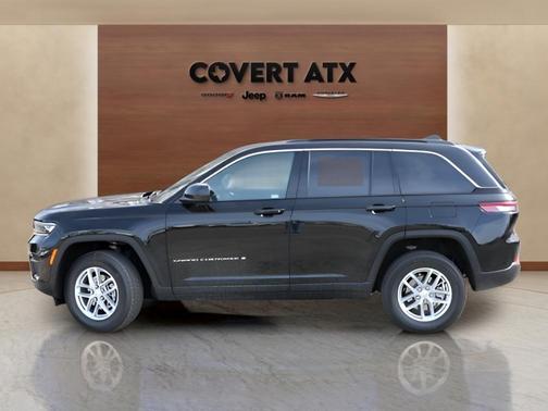 Diamond Black 2026 Jeep Grand Cherokee Laredo X