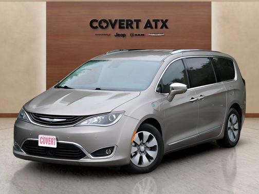 Molten Silver 2018 Chrysler Pacifica Hybrid Limited