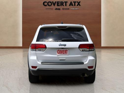 Bright White Clearcoat 2022 Jeep Grand Cherokee WK Laredo
