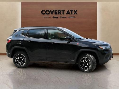 Diamond Black 2026 Jeep Compass Trailhawk