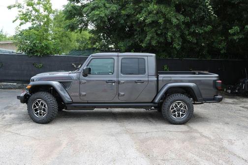 Granite Crystal Clearcoat Metallic 2026 Jeep Gladiator Shadow Ops