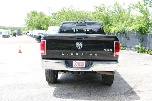 Brilliant Black Crystal Pearlcoat 2018 RAM 2500 Longhorn