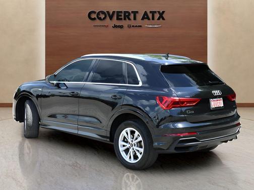 Mythos Black Metallic 2025 Audi Q3 45 S line Premium
