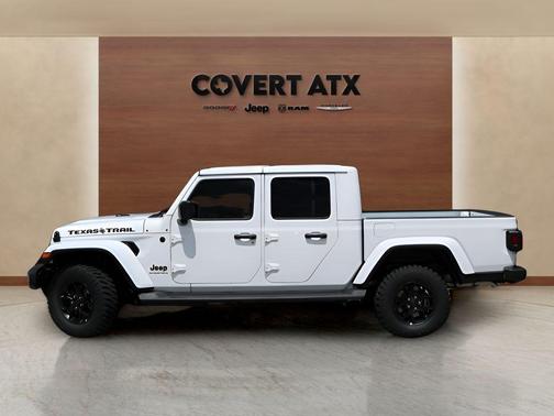 Bright White Clearcoat 2026 Jeep Gladiator Texas Trail
