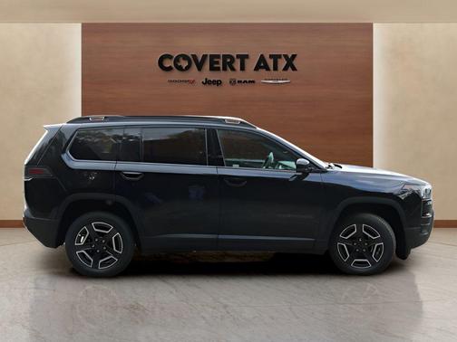 Diamond Black 2026 Jeep Cherokee LAREDO/LIMITED