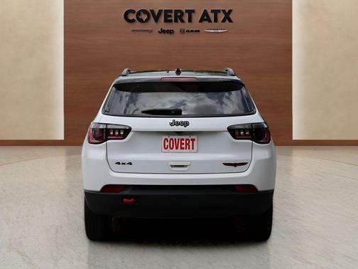 Bright White Clearcoat 2022 Jeep Compass Trailhawk