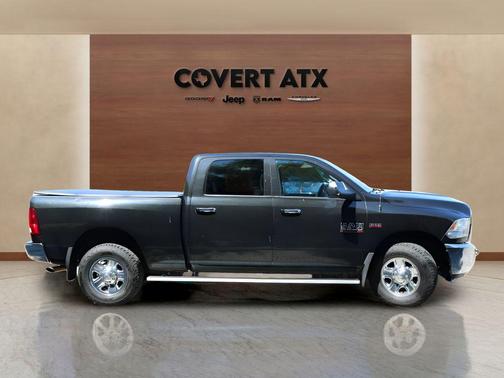 Brilliant Black Crystal Pearlcoat 2017 RAM 2500 SLT
