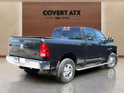 Brilliant Black Crystal Pearlcoat 2017 RAM 2500 SLT