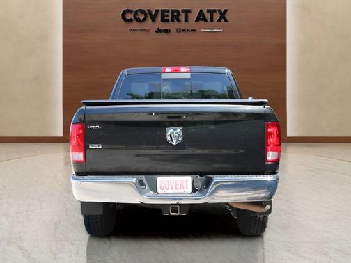 Brilliant Black Crystal Pearlcoat 2017 RAM 2500 SLT