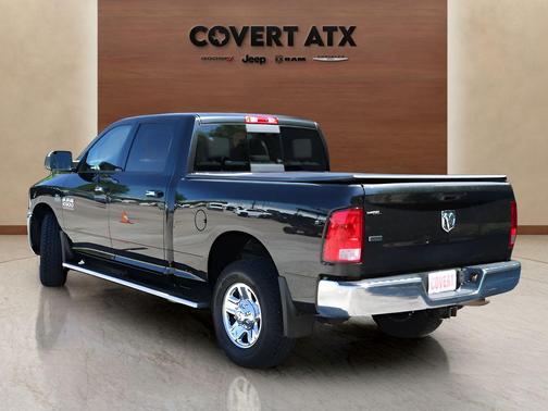 Brilliant Black Crystal Pearlcoat 2017 RAM 2500 SLT