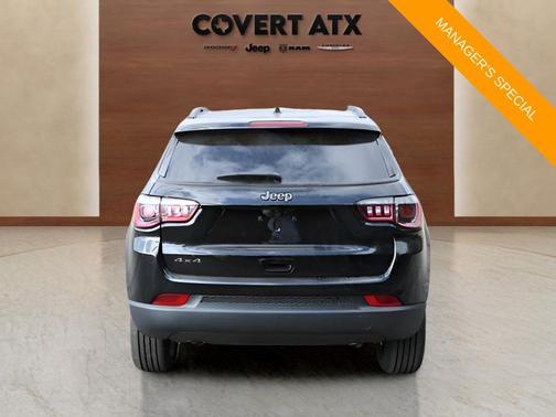 Diamond Black 2026 Jeep Compass Latitude
