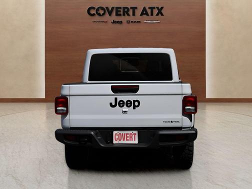 Bright White Clearcoat 2026 Jeep Gladiator Texas Trail