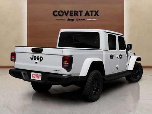 Bright White Clearcoat 2026 Jeep Gladiator Texas Trail