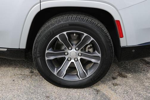 Silver Zynith 2022 Jeep Grand Wagoneer Series I
