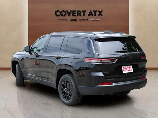 Diamond Black 2026 Jeep Grand Cherokee L Laredo