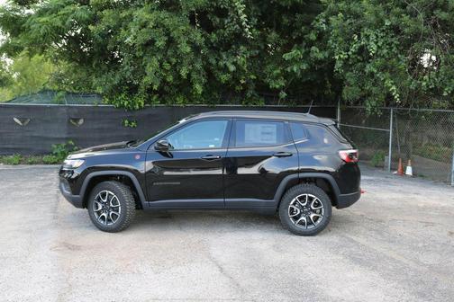 Diamond Black 2026 Jeep Compass Trailhawk