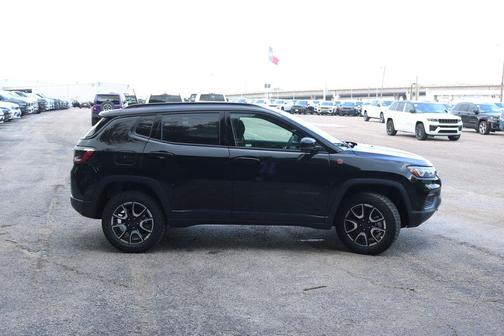 Diamond Black 2026 Jeep Compass Trailhawk