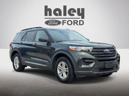 FORGED GREEN METALLIC 2022 Ford Explorer XLT