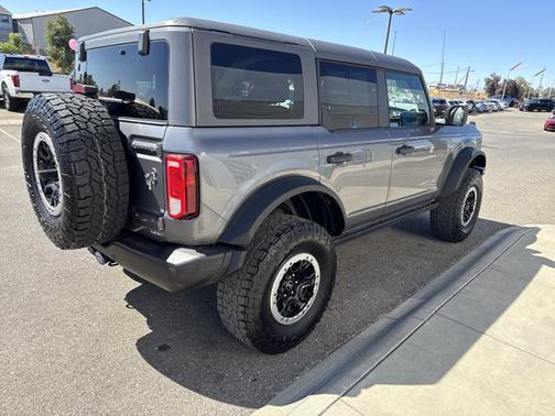 CARBONIZED GRAY METALLIC 2022 Ford Bronco