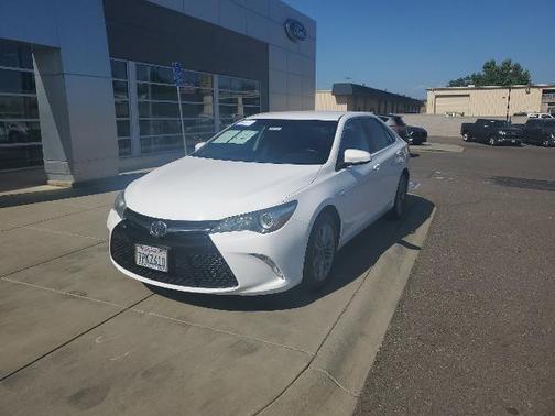 2016 Toyota Camry SE