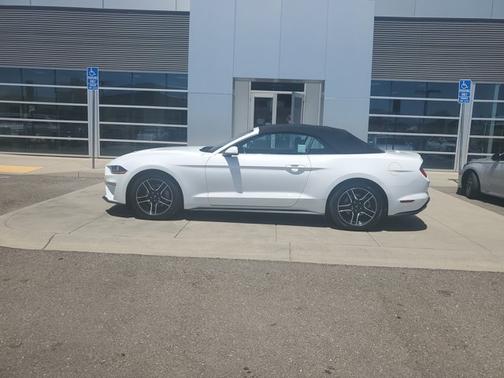 2023 Ford Mustang ECOBOOST PREMIUM