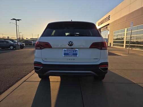 2024 Volkswagen Taos 1.5T SE
