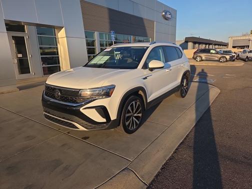 2024 Volkswagen Taos 1.5T SE