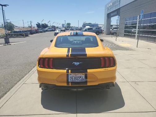 2022 Ford Mustang ECOBOOST