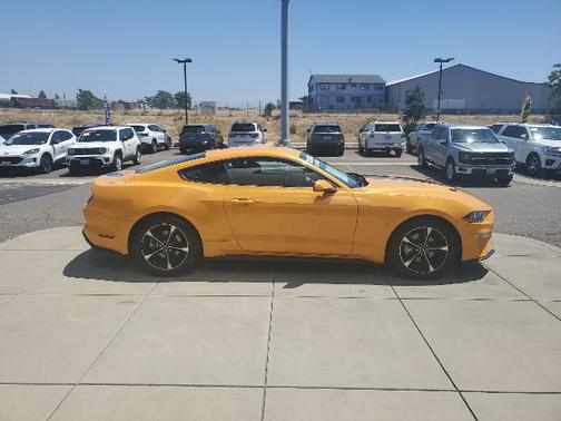 2022 Ford Mustang ECOBOOST